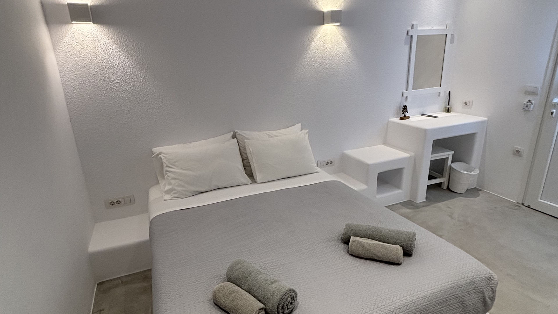 Photo of Double Room with Pool Vew