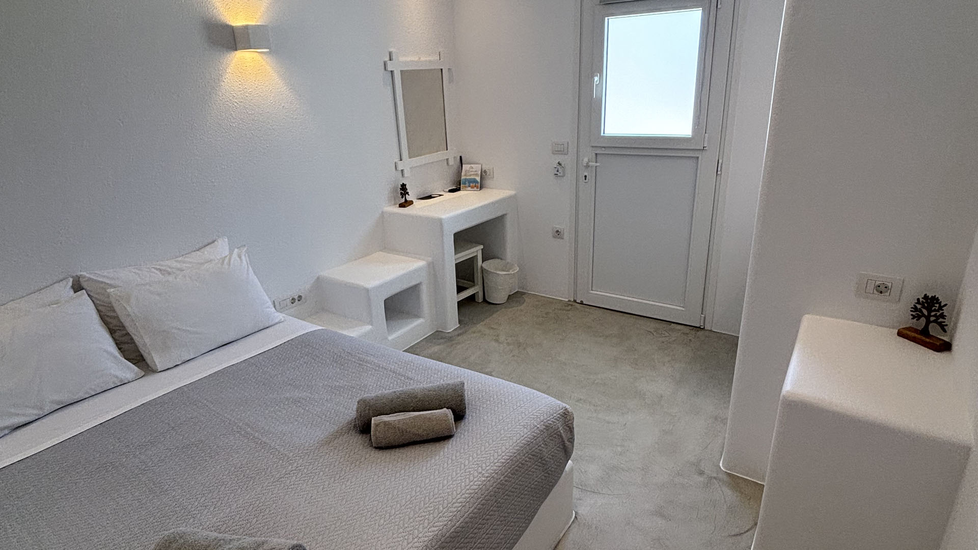 Photo of Double Room with Pool Vew